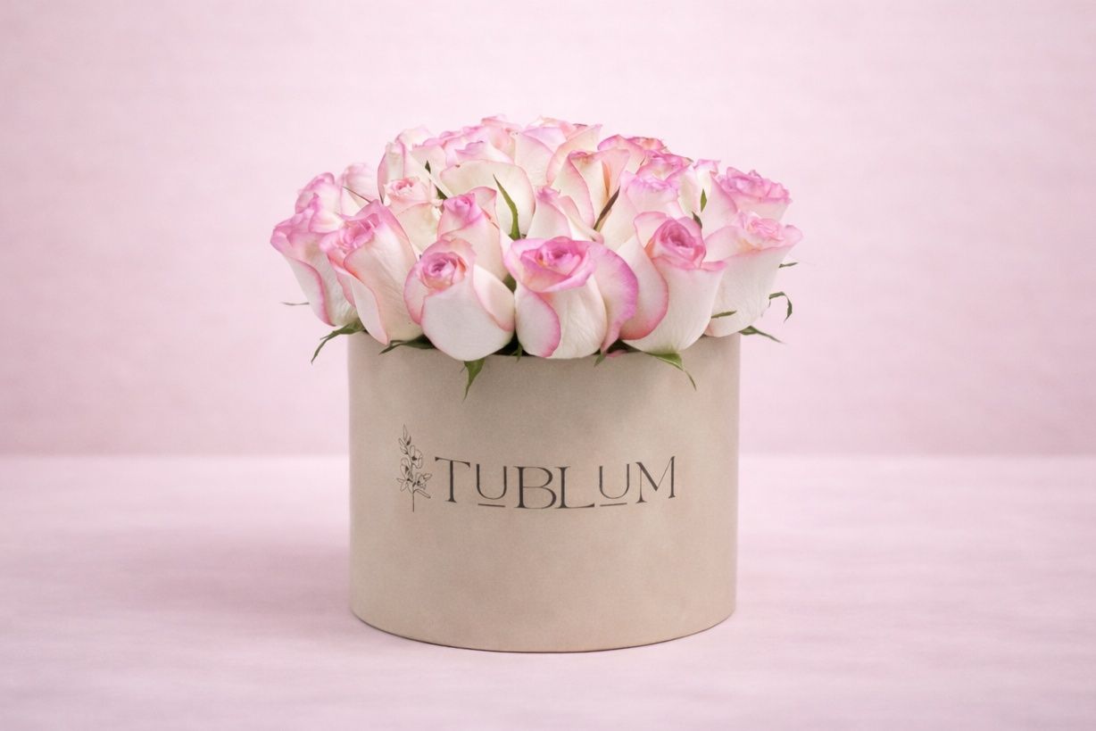 Tublum white rose box arrangement